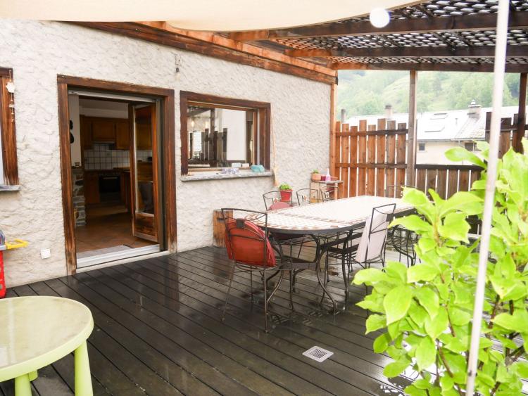 Grande villa familiale pleine de charme avec grand balcon de 100m2 !