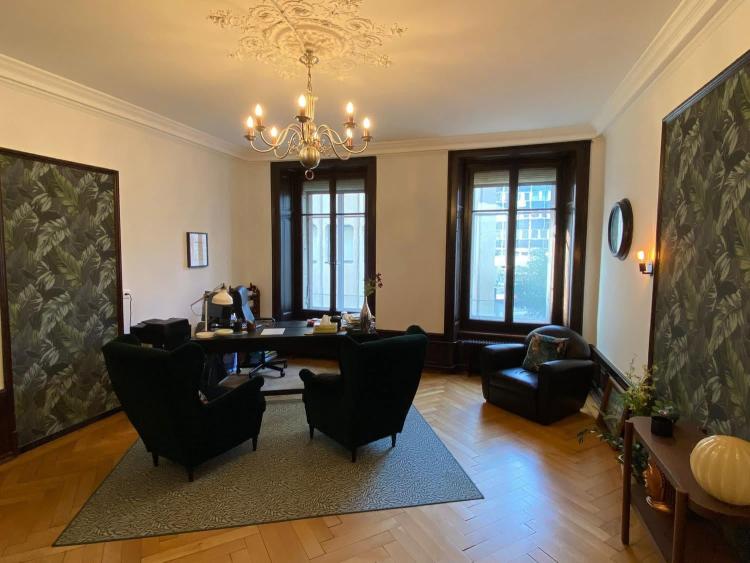 Geräumige 5.5-Zimmer-Wohnung im Herzen von Freiburg