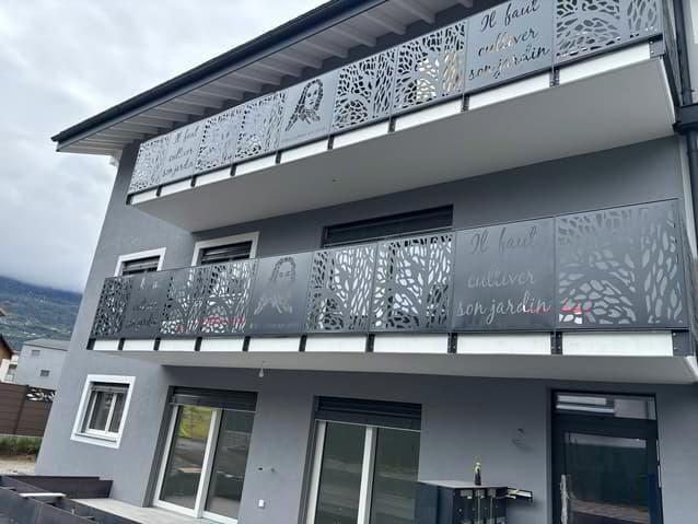 SUPERBE 2.5P NEUF AVEC BALCON - SITUATION IDÉALE À ARDON / MALOC-IMMO
