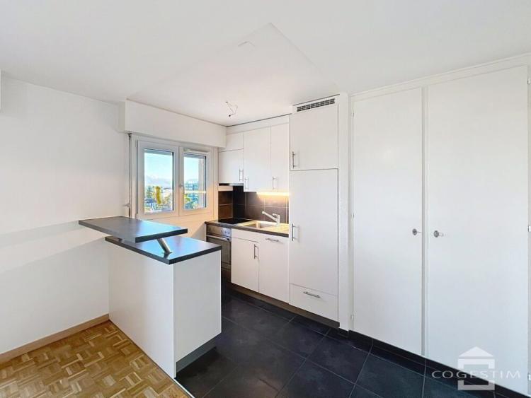 Bel appartement de 2 pièces au 5ème étage