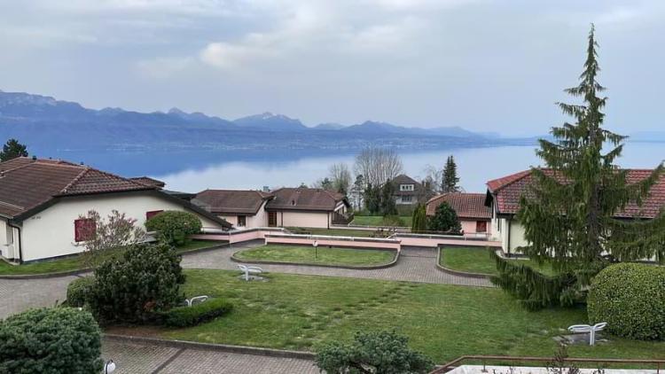 A louer - Appt 4.5 pces - 130m2 + terrasse et balcon - La Croix-Lutry