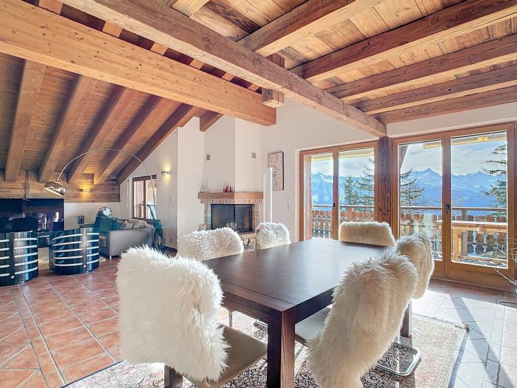 Magnifique attique en duplex à Crans-Montana – Vue imprenable