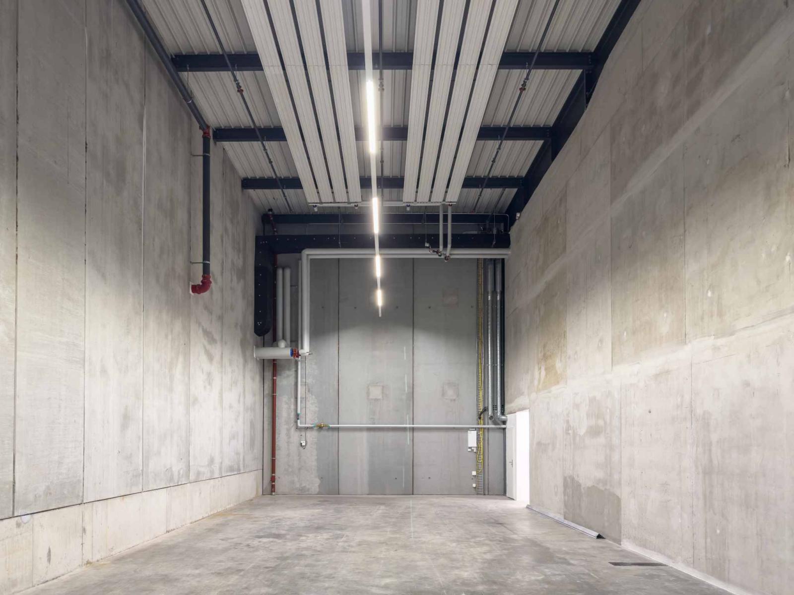 Superbes surfaces Industrielles modernes à Vernier