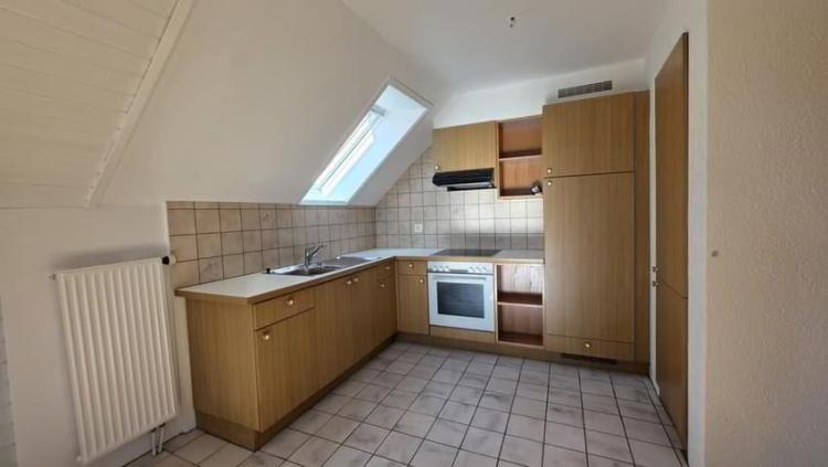 JOLI 2 PIECES ENTIEREMENT RENOVE SITUE A CÔTE DE L'ECOLE