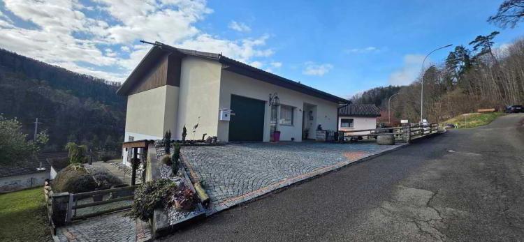 A découvrir, belle maison 6.5 pces entretenue avec coeur