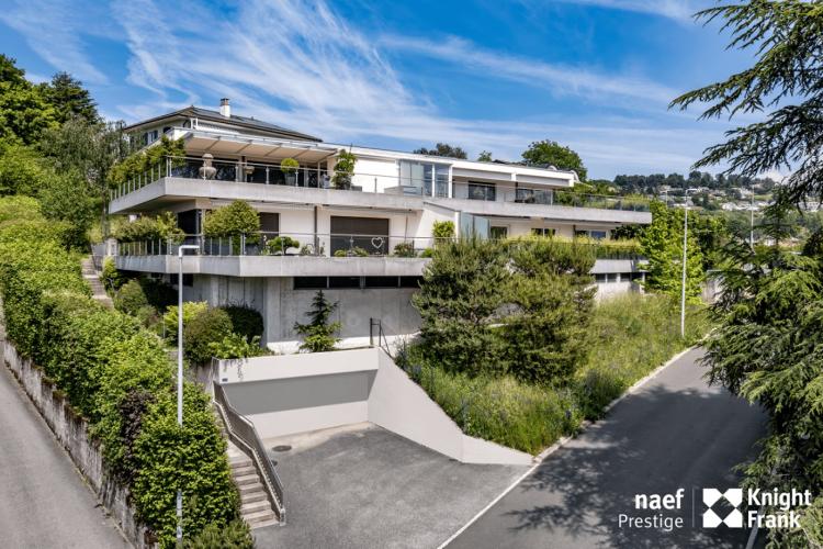 Attique de 297 m² habitables avec spacieuses terrasses - Vue imprenable sur le lac