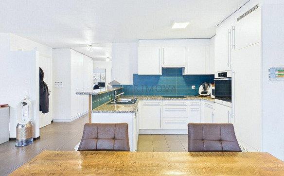 Sonnendurchflutetes Wohnglück: Moderne 3.5 Zimmer-Oase mit Südbalko...