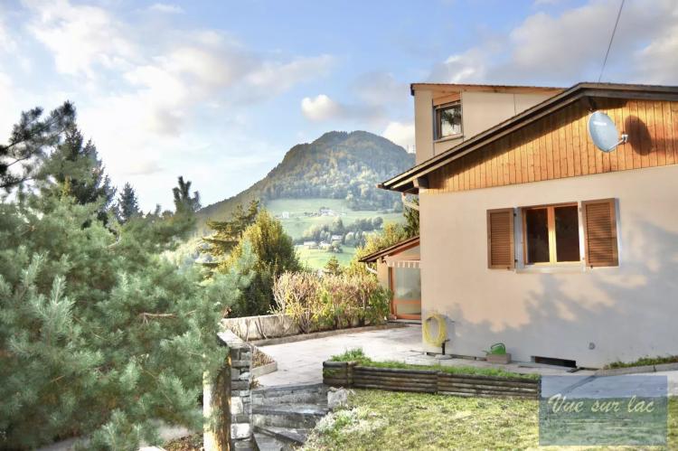 House for sale in Riviera-Pays-d'Enhaut District, Switzerland