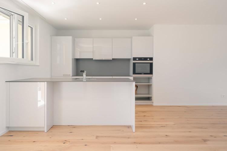 Neue 3.5-Zimmer-Wohnung - Terrasse und Grundstück