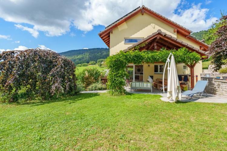House for sale in Tévenon, Switzerland