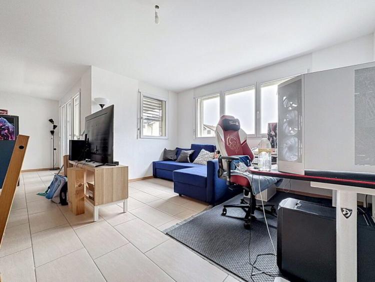 Grand appartement de 3,5 pces au 1er étage