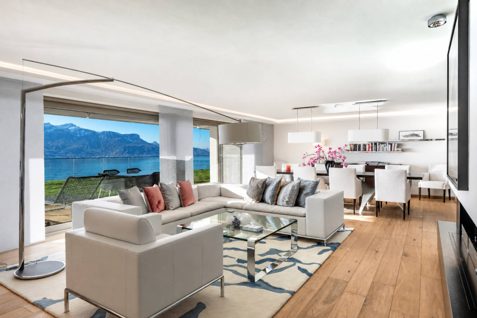 Somptueux appartement de 6.5 pièces avec une vue saisissante sur le lac