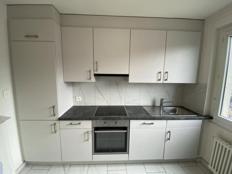 Charmant appartement 2 pièces avec vue sur la ville au Locle