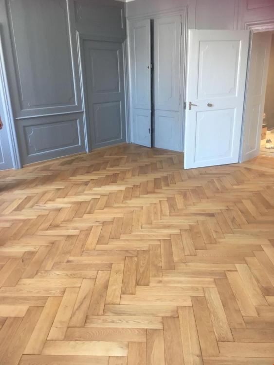 GROß+SUPERB 5,5 ZIMMER PRÄCHTIG RENOVIERTE - GRAND-PONT/ MALOC-IMMO