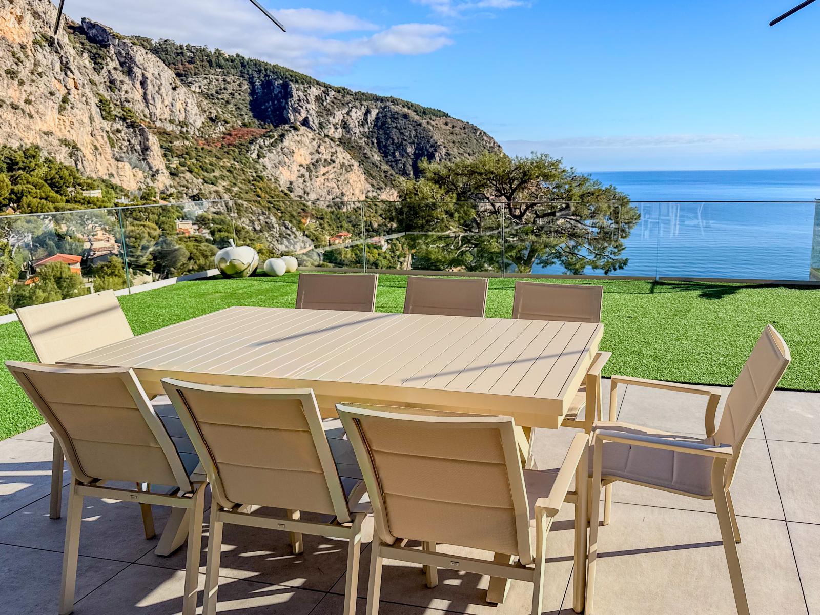 Èze Bord de Mer – Villa contemporaine aux lignes raffinées et panorama infini
