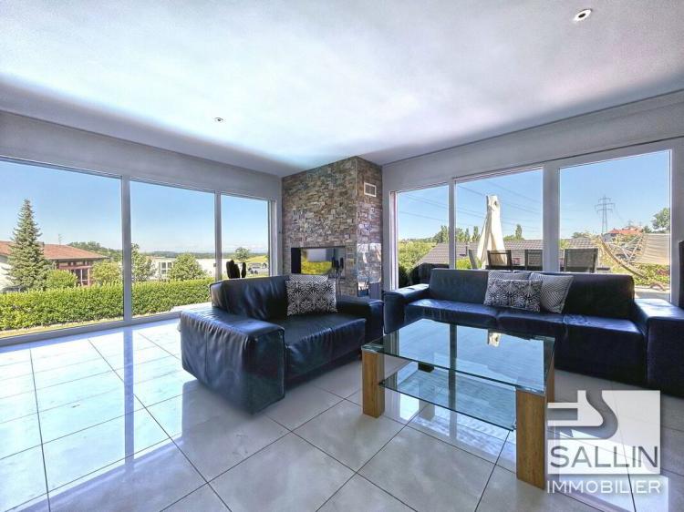 Propriété de haut standing avec piscine et appartement de 2½ pièces