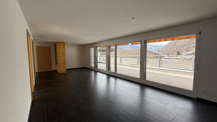 Helle 3.5 Zimmer-Attikawohnung in Naters