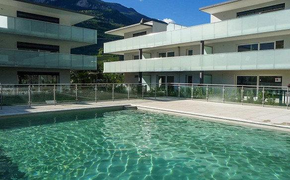 Garden level with swimming pool!