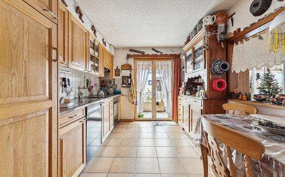 "Avec droit d'habitation" Bel appartement avec terrasse à l'entrée ...