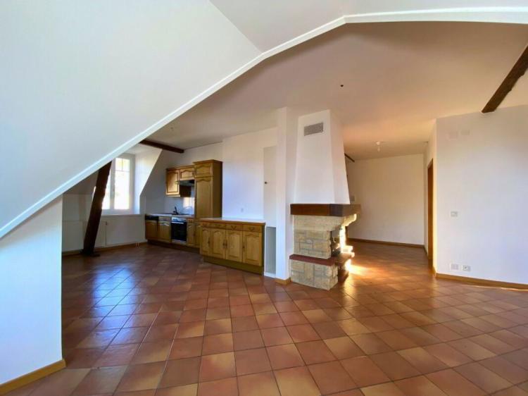 Superbe duplex mansardé de 3.5 pcs offrant 121 m² habitables