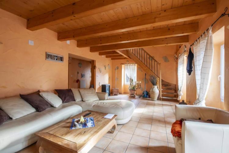 Maison de village de 2 appartements avec grange