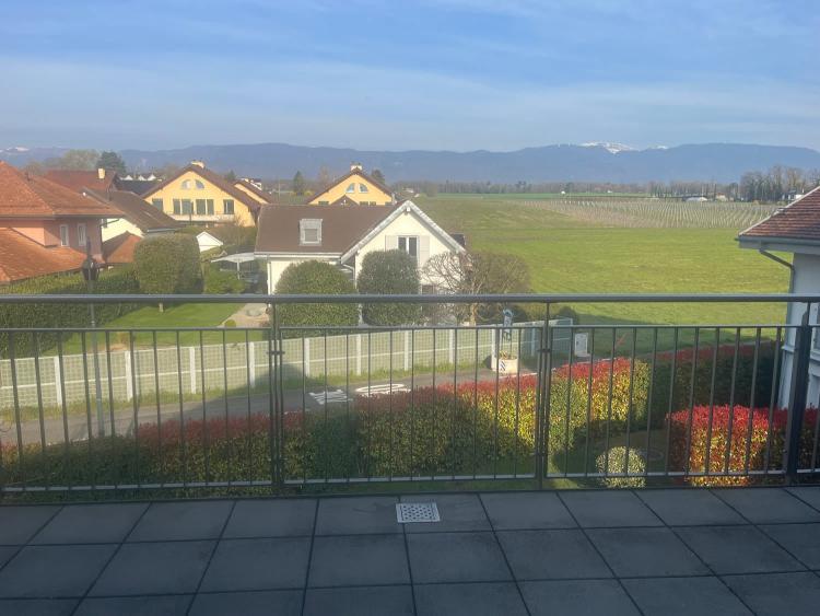 Founex, in moderner Bauweise: 3-Zimmer-Wohnung mit Jura-Blick zu vermieten