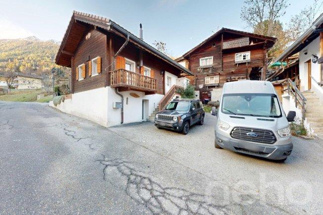 Exclusif Chalet sur trois niveaux avec jardin