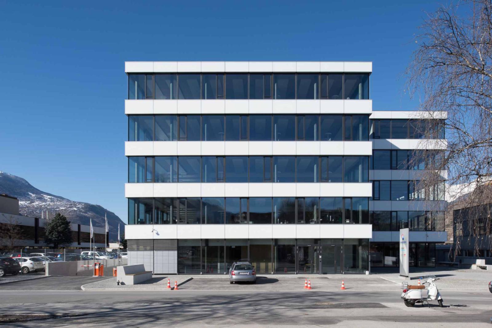 EXCLUSIF : Bureaux PLUG & PLAY de 1'385 m2 à louer à SION