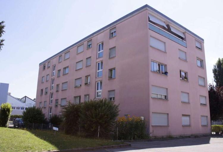 Appartement de 2 pièces au rez-de-chaussée rénové