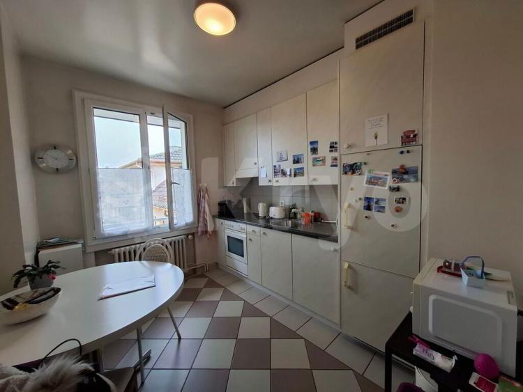 APPARTEMENT 4 PIECES 81 M2 4EME SANS ASCENSEUR