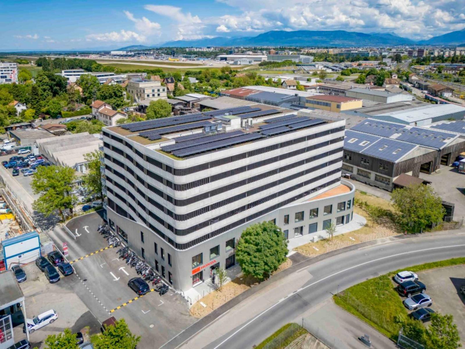 Atelier / Showroom de 750 m² à Meyrin