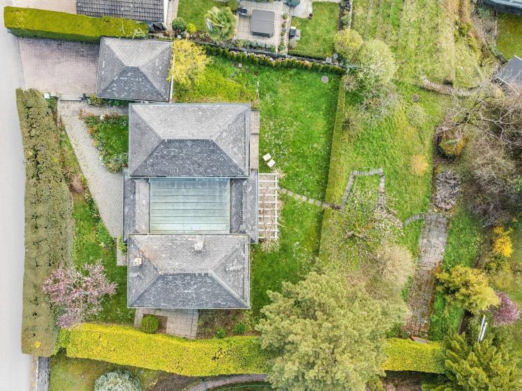 Helles Einfamilienhaus mit 7 1/2 Zimmern
