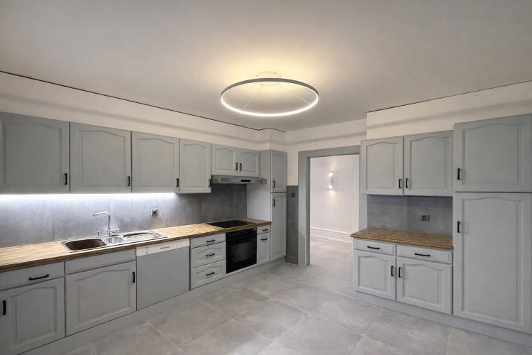 Schönes renoviertes 4-Zimmer-Apartment im 1. Stock mit Balkon und Gemeinschaftsgarten