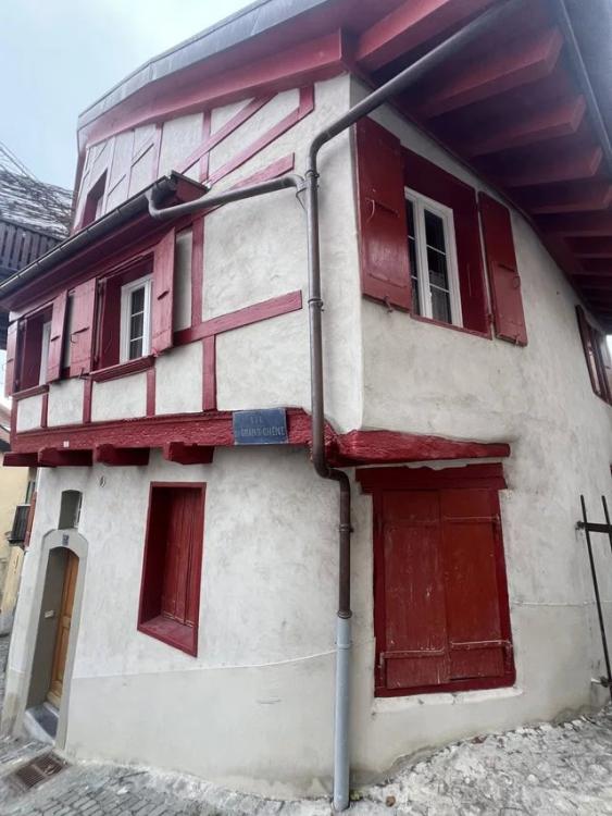 charming 2.5-room apartment on first floor