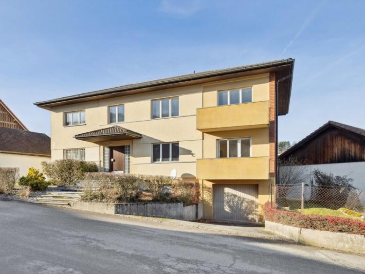Maison de deux appartements avec grand potentiel de transformations