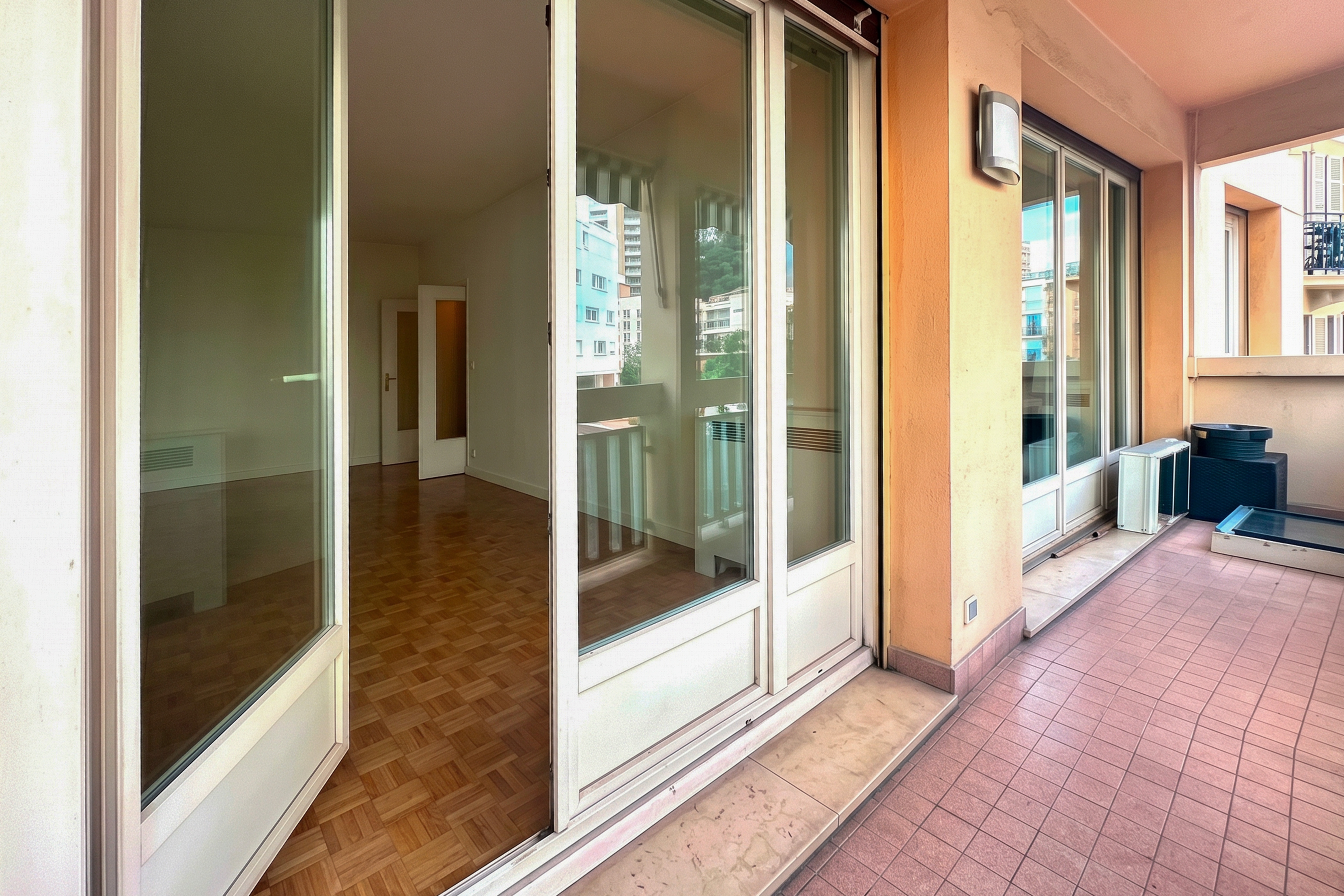 Xecpq_terrasse-calypso-la-rousse-saint-roman-barnes-valeri-agency-monaco-1782899270.jpg