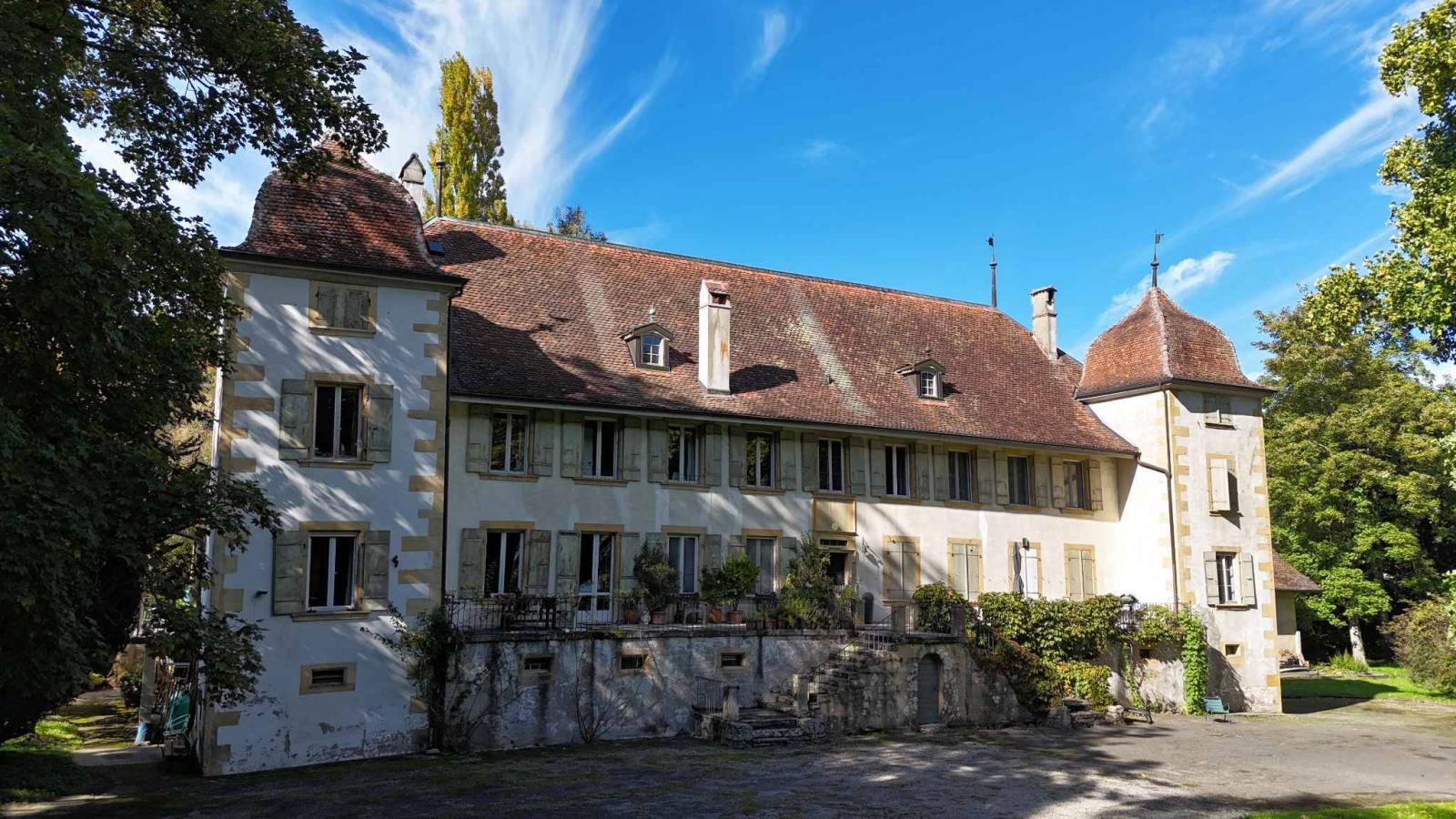 Un lieu riche d’histoire, face au lac de Morat