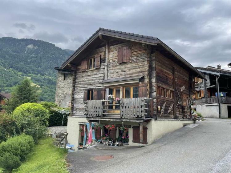 Grange rénovée – appartement indépendant, jardin et parking