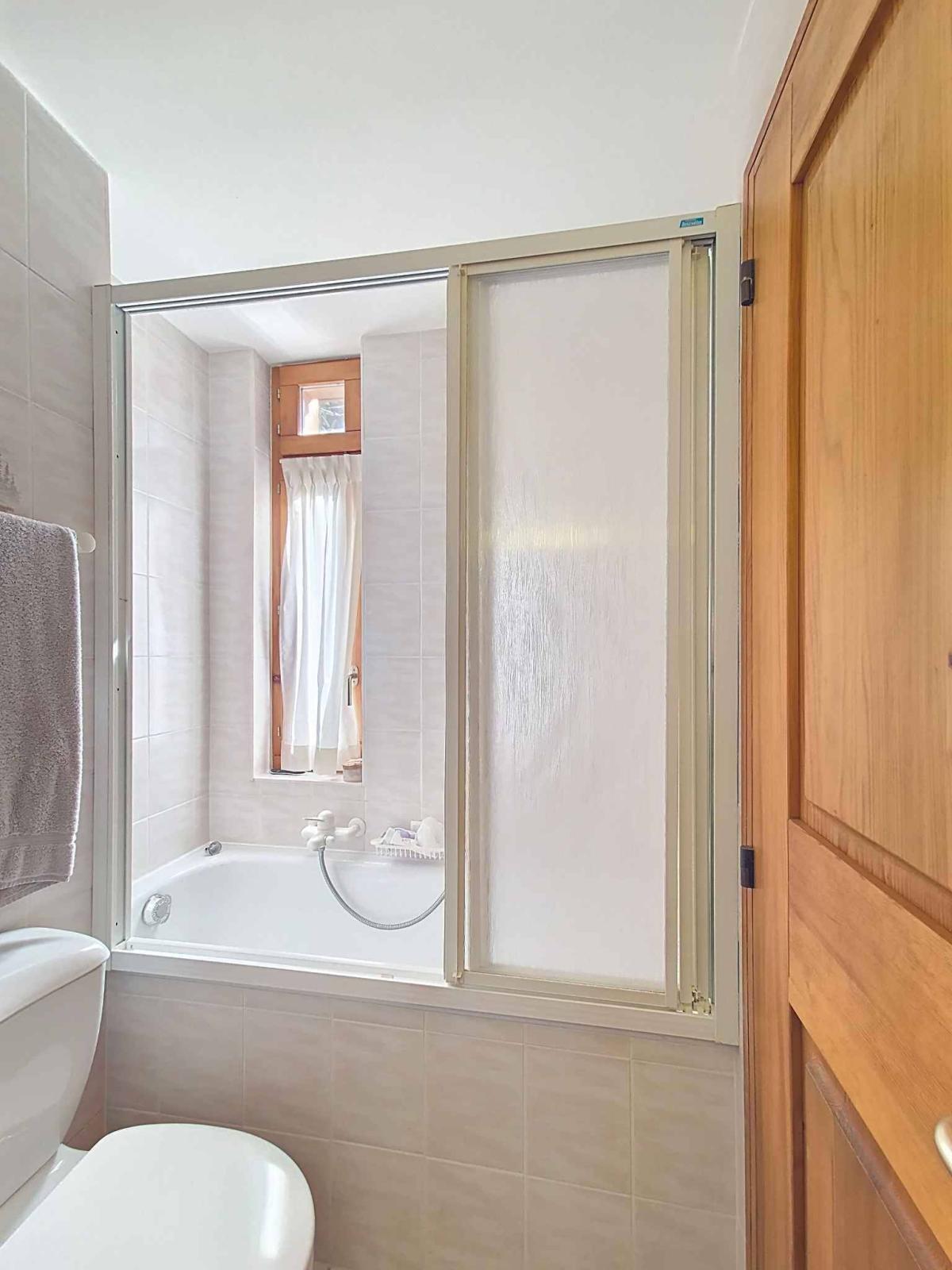 BEL APPARTEMENT 3 CHAMBRES 100 M2 - CENTRAL ET AU CALME