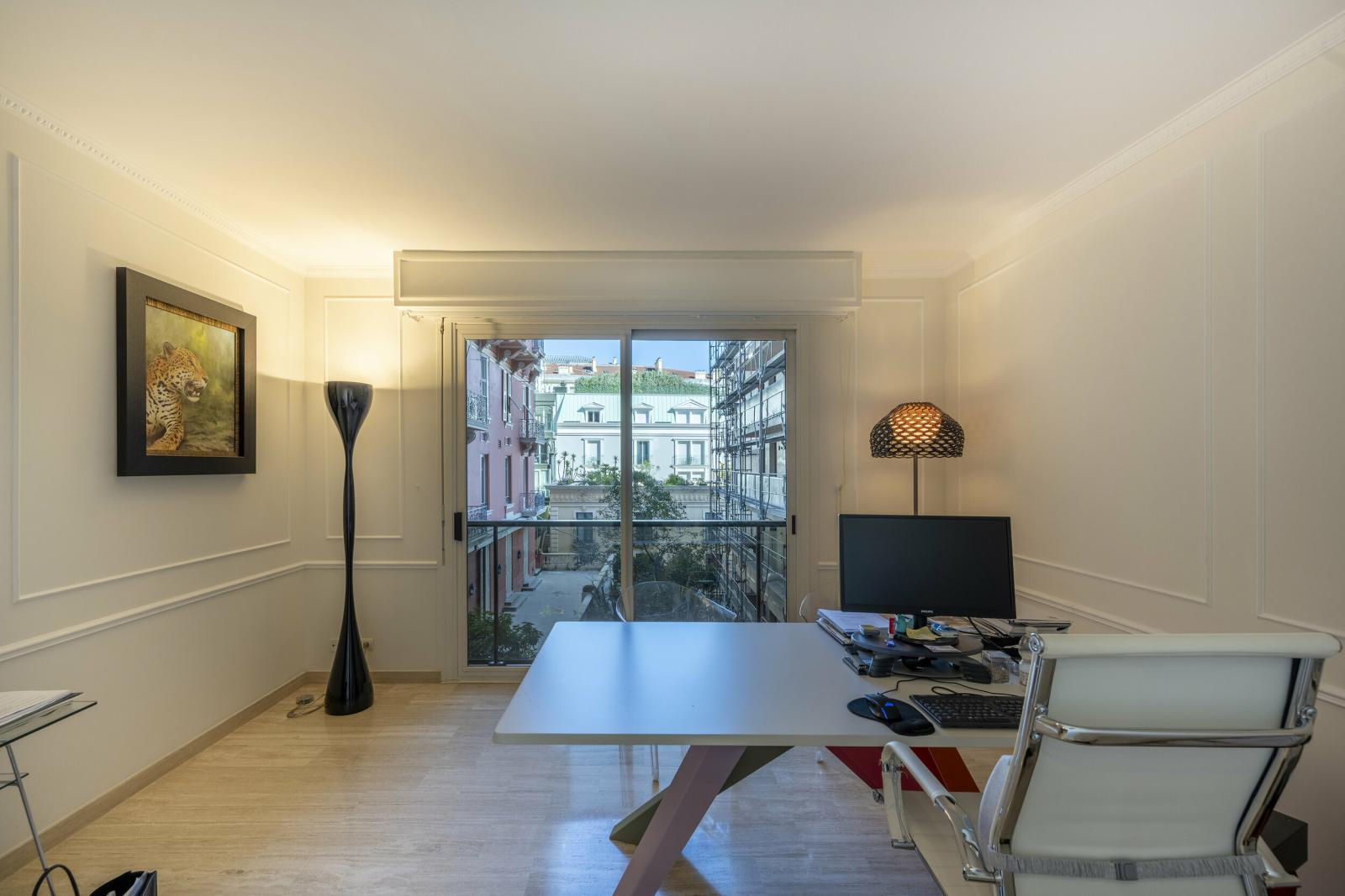 À VENDRE - Studio lumineux et calme dans le Carré d’Or