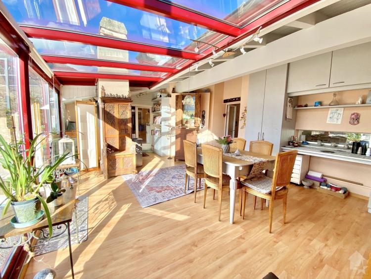 Spacieux attique au calme, parking, terrasse de 105 m2 et vue !