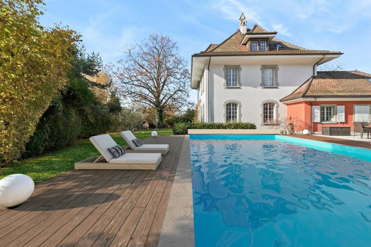 Maison de Maître à Lausanne – Élégance Intemporelle et Parc Privé