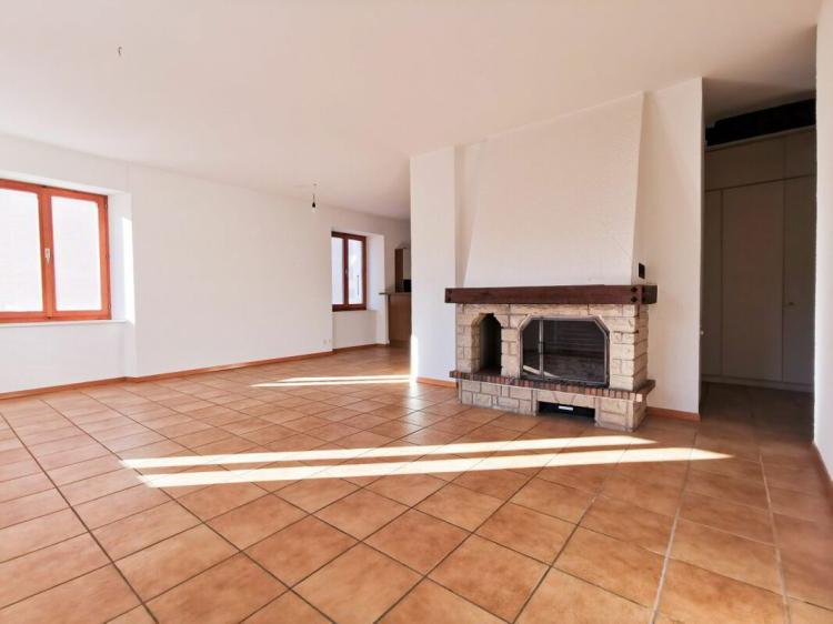 Grand appartement de 4.5 pièces avec cheminée