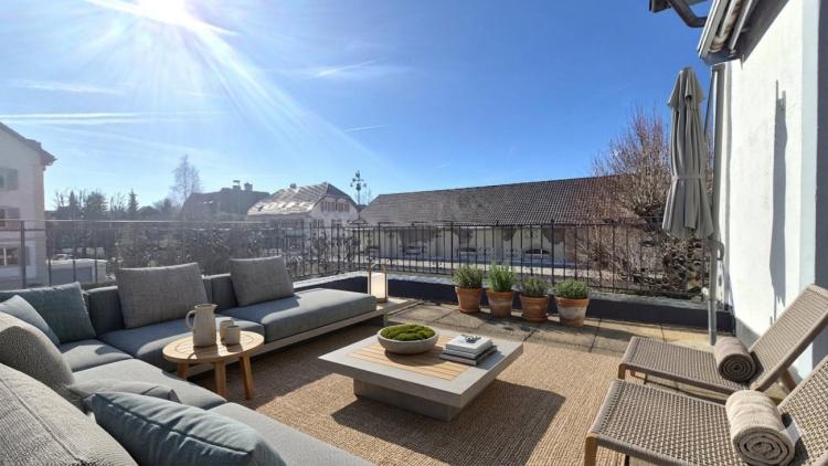 Splendide appartement de 2 pièces rénové avec grande terrasse et véranda