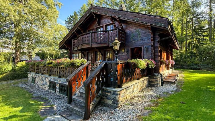 Chalet de luxe 6.5 pces + Mazot indépendant – Crans-Montana