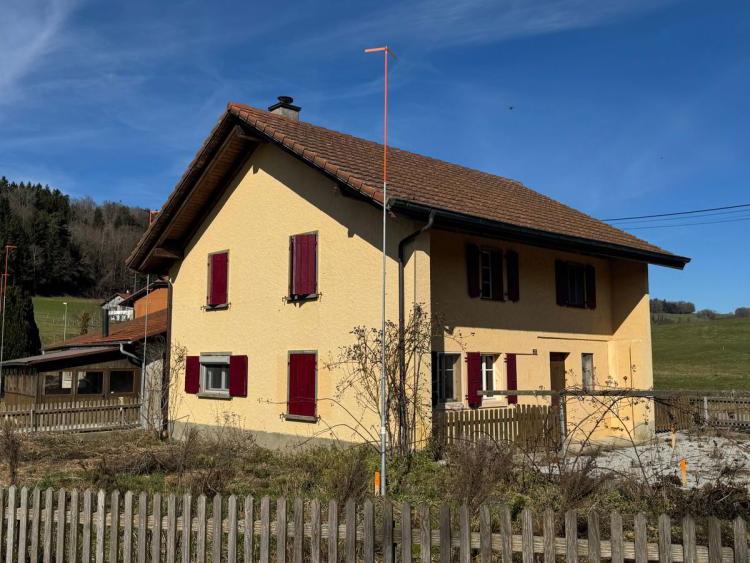House for sale in Vuarmarens, Switzerland