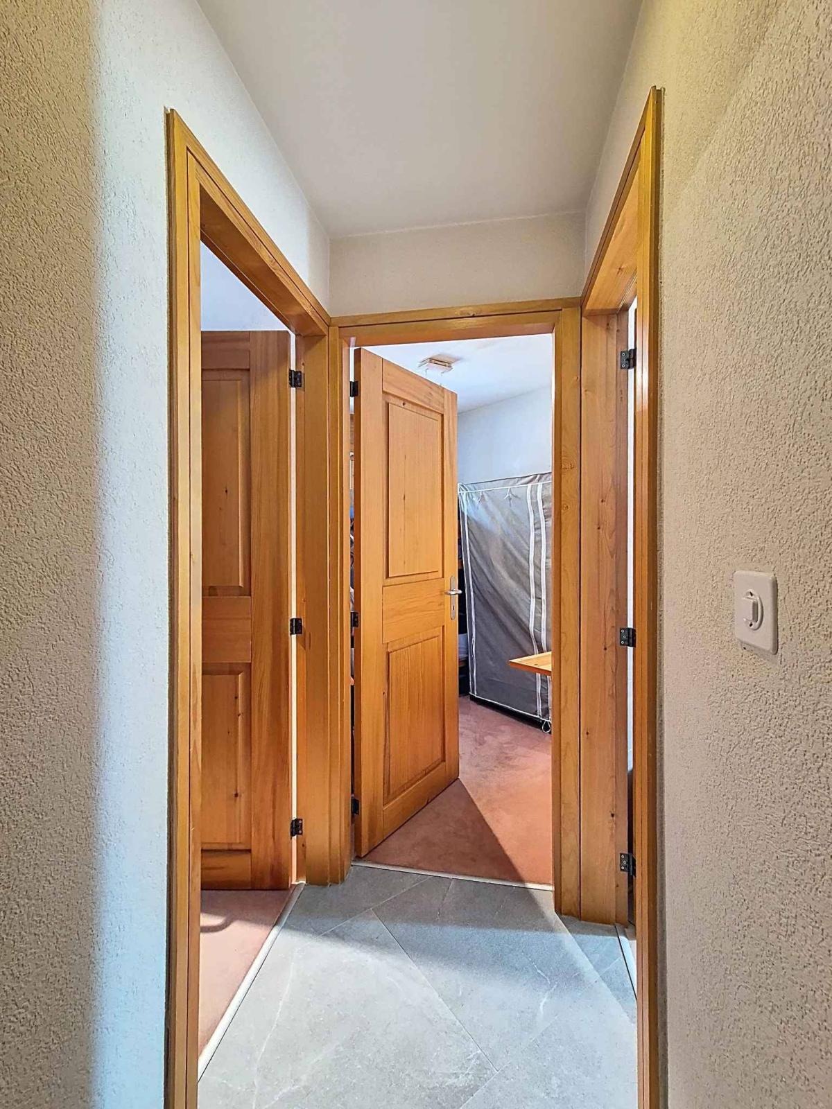 BEL APPARTEMENT 3 CHAMBRES 100 M2 - CENTRAL ET AU CALME