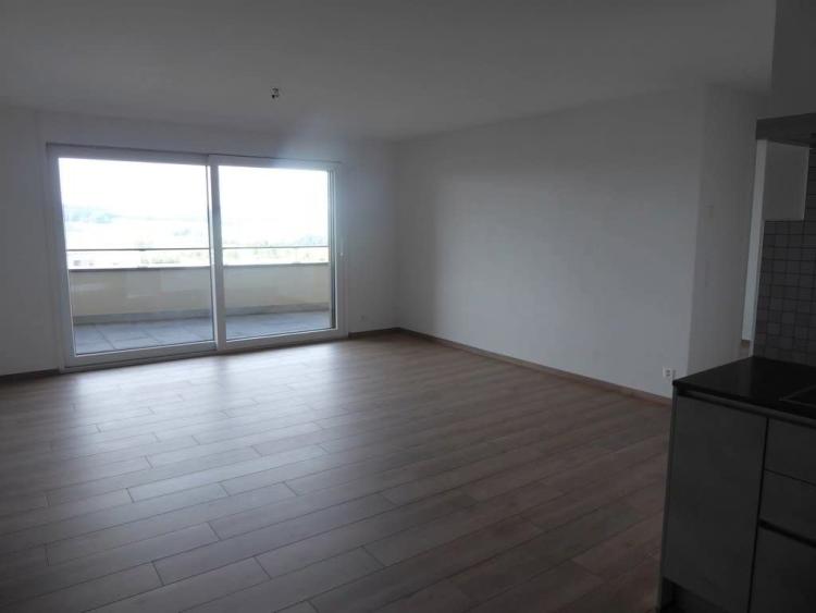 Wohnung mit 3,5 Zimmern im 2. Stock