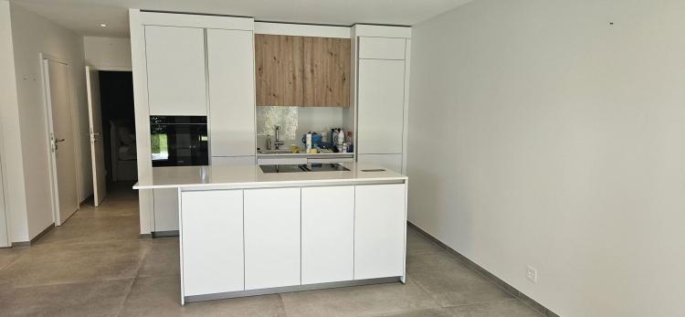 Appartement moderne de 3 pièces avec jardin