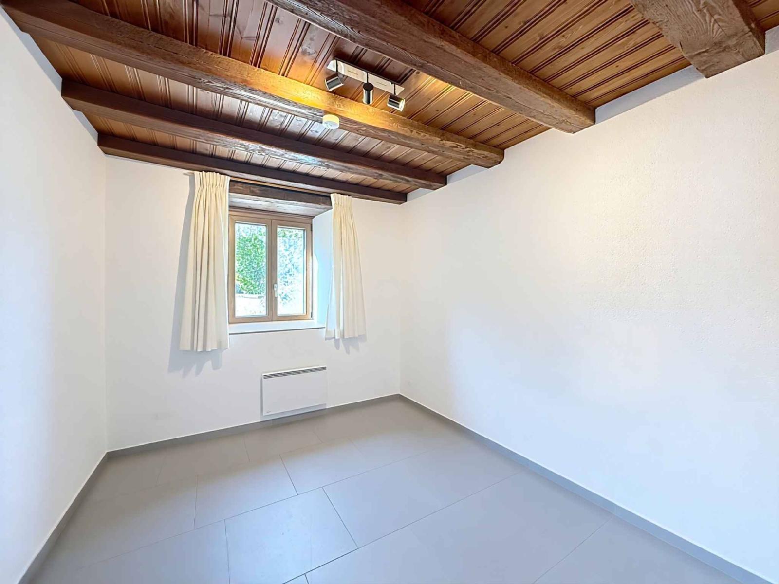 Magnifique maison villageoise rénovée avec charme, volumes et vue sur les Alpes